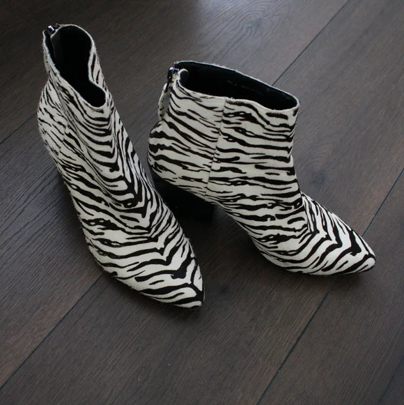 Dolce Vita Zebra Print Ankle Boots - Picture 4 of 8